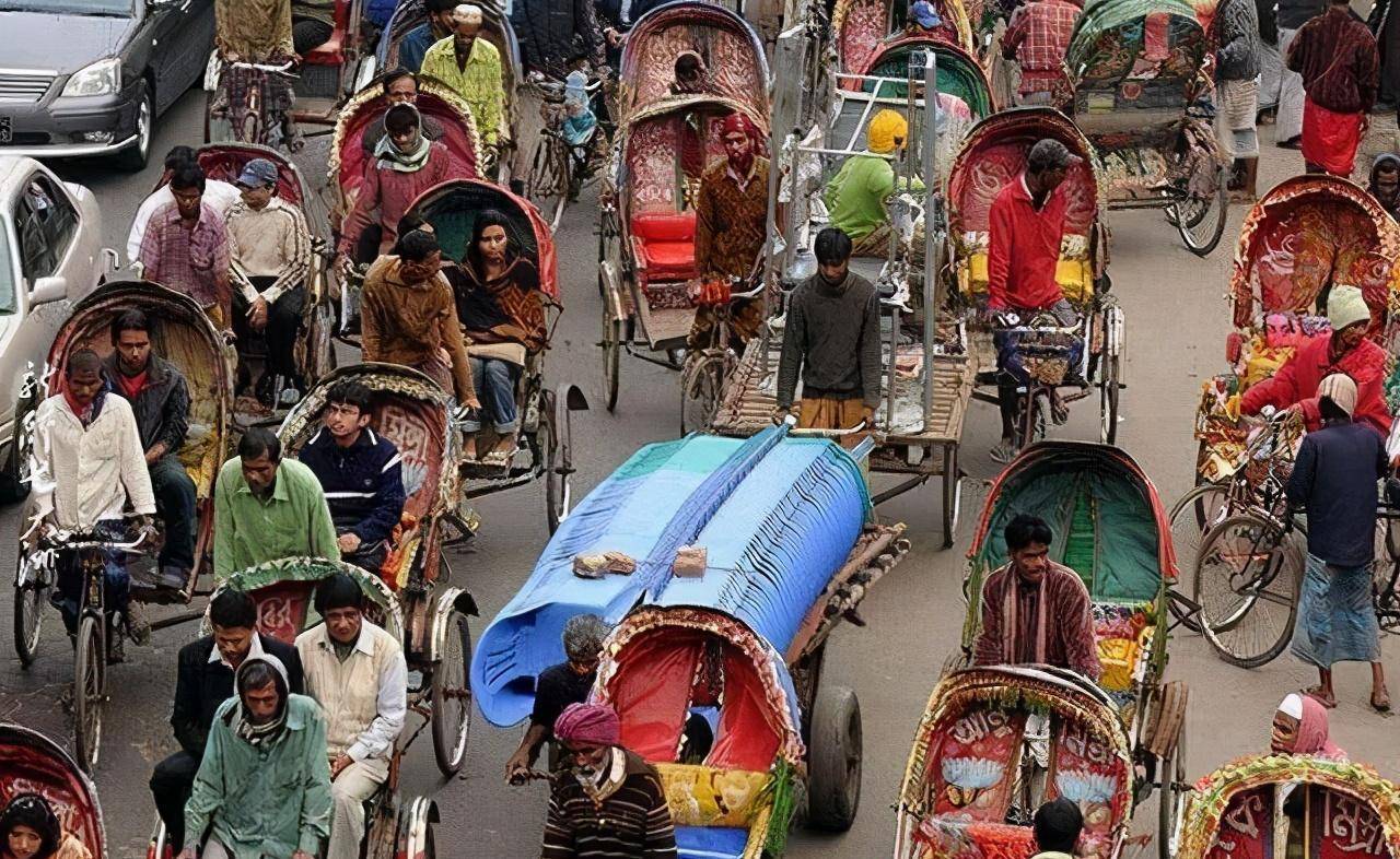 却生活着1500万人,光是三轮车就有200万辆_城市_达卡_人口