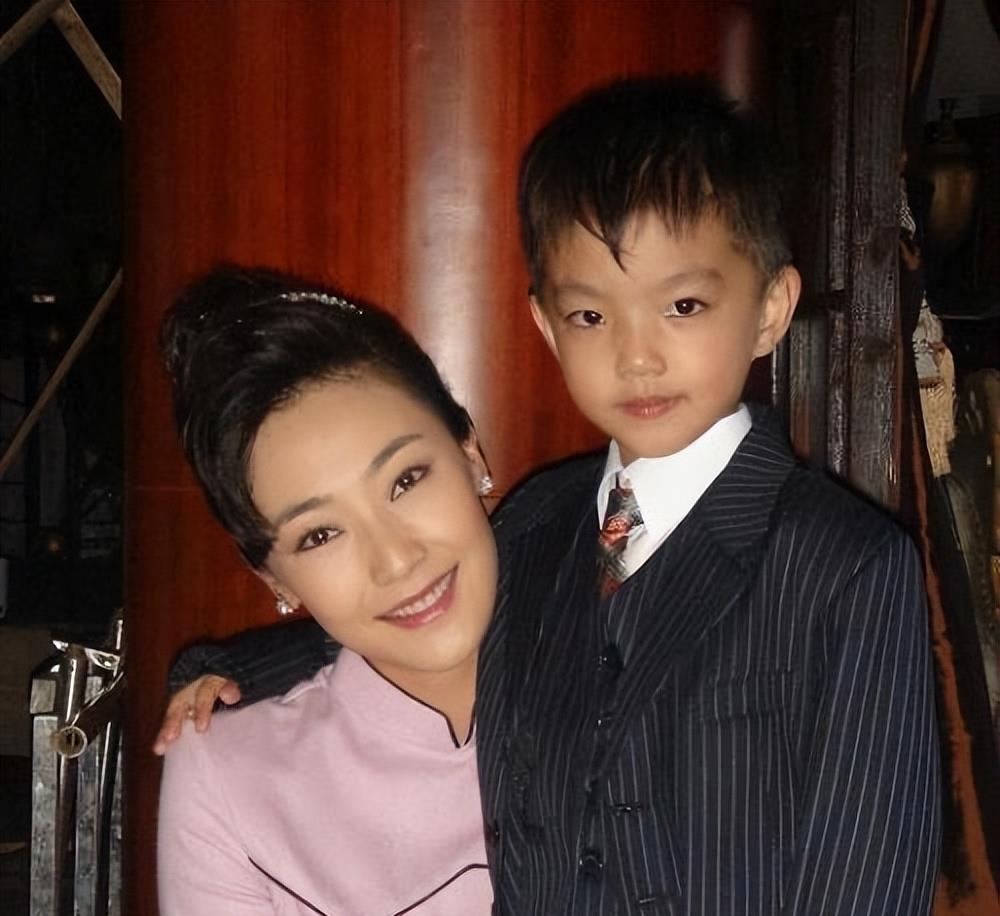 阿斯茹:风光背后有心酸,照顾瘫痪男友8年,两个儿子依旧有遗憾_谷智鑫