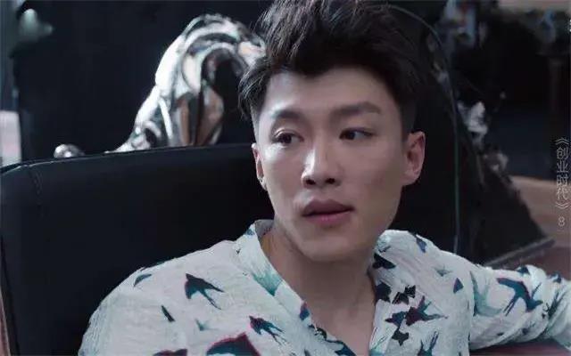 其中,邓家佳的演技得到一致认可的同时,郭羽的饰演者代旭也得到了广泛