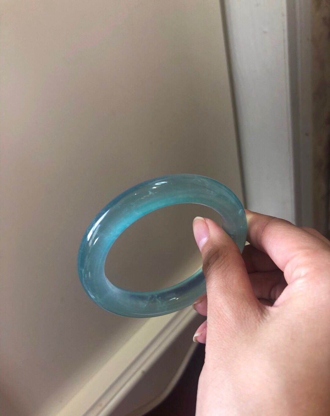 「哈轩翡翠」高颜值的天青冻酷似天空蓝翡翠,普通人该如何分辨?