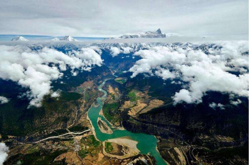 太阳系最大峡谷,是地球上最大峡谷的9倍,形成原因超乎想象_火星_侵蚀
