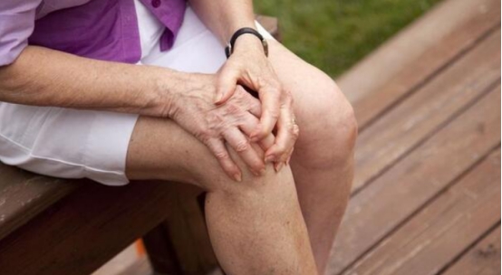 久坐不动也伤膝关节 做好四点让膝盖更健康 运动 负荷 问题