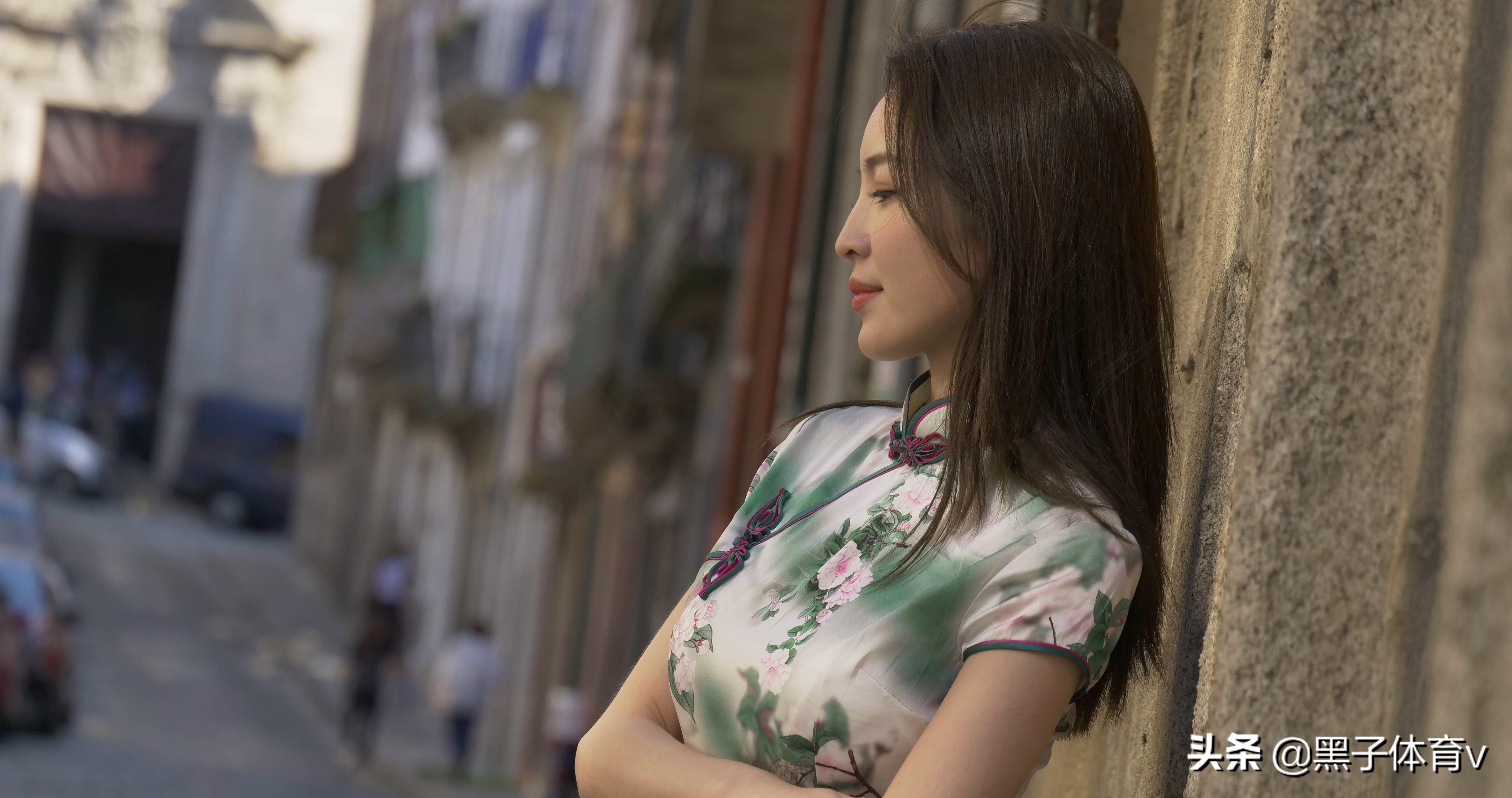 台球女神王钟瑶,曾24岁与粉丝"闪婚",离婚后身材迷人爱旗袍