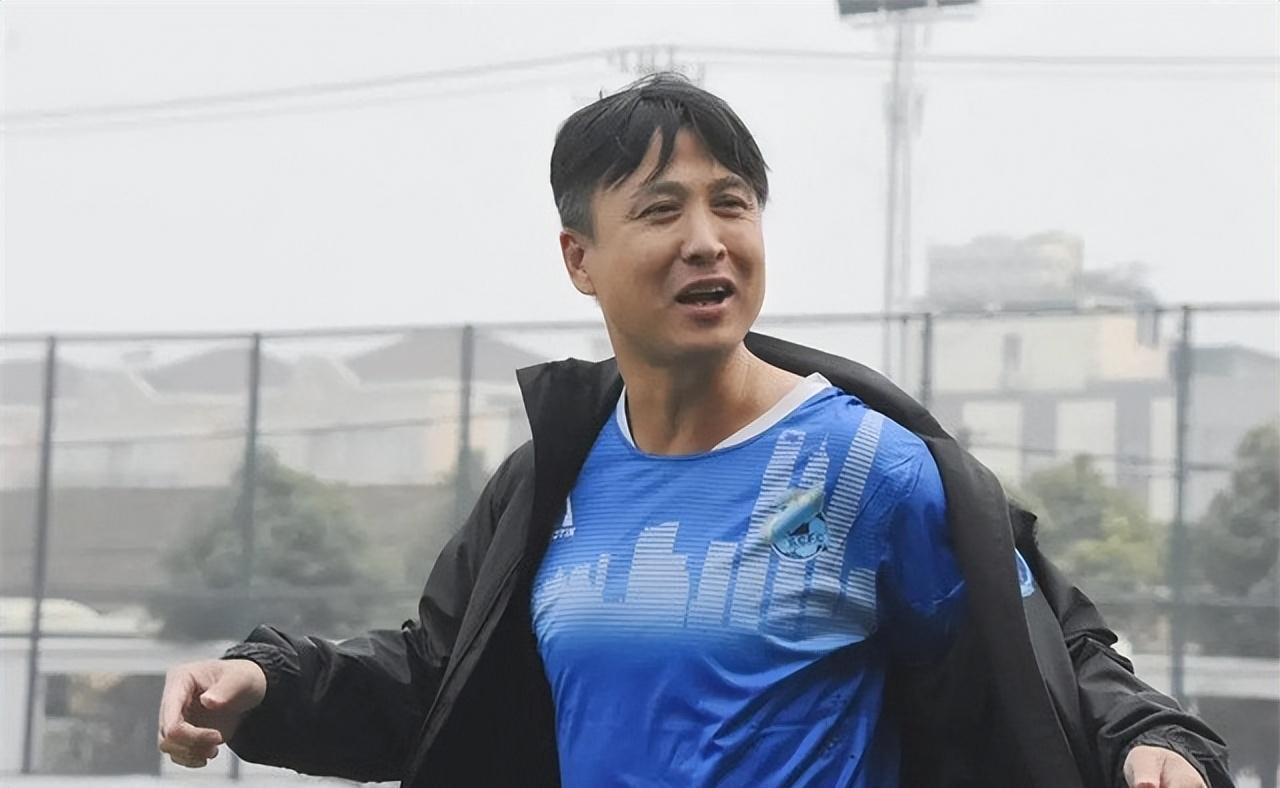 国足名宿祁宏:涉假让球坐牢5年,出狱后浪子回头,出任青训总监_日本队