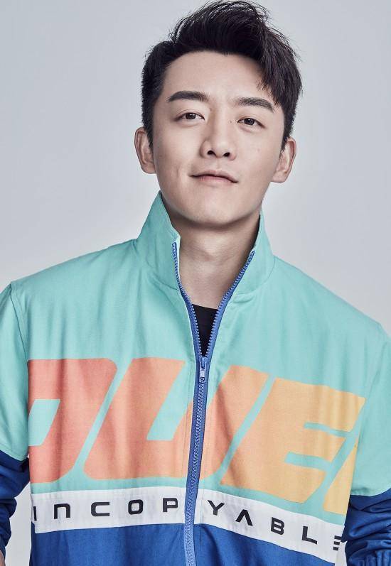 郑恺为真实还原短跑运动员形象,两个月练出八块腹肌_电影_运动健将