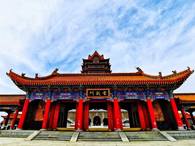 玄武门之殇:秦王李世民血腥诛杀兄弟,迫使李渊退位,逆龙鳞而上_李建成