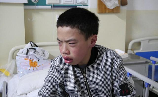 生下儿子又遭厄运,云南女子:我期盼听他叫声妈_胡成芝_肖雷_孩子