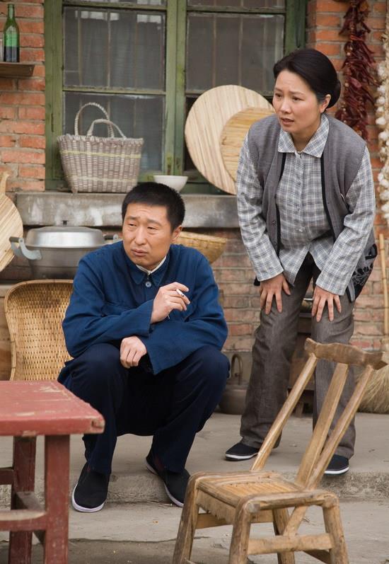 《王贵与安娜》两个截然不同的人,如何走到最后的?_妈妈_磨合_儿子
