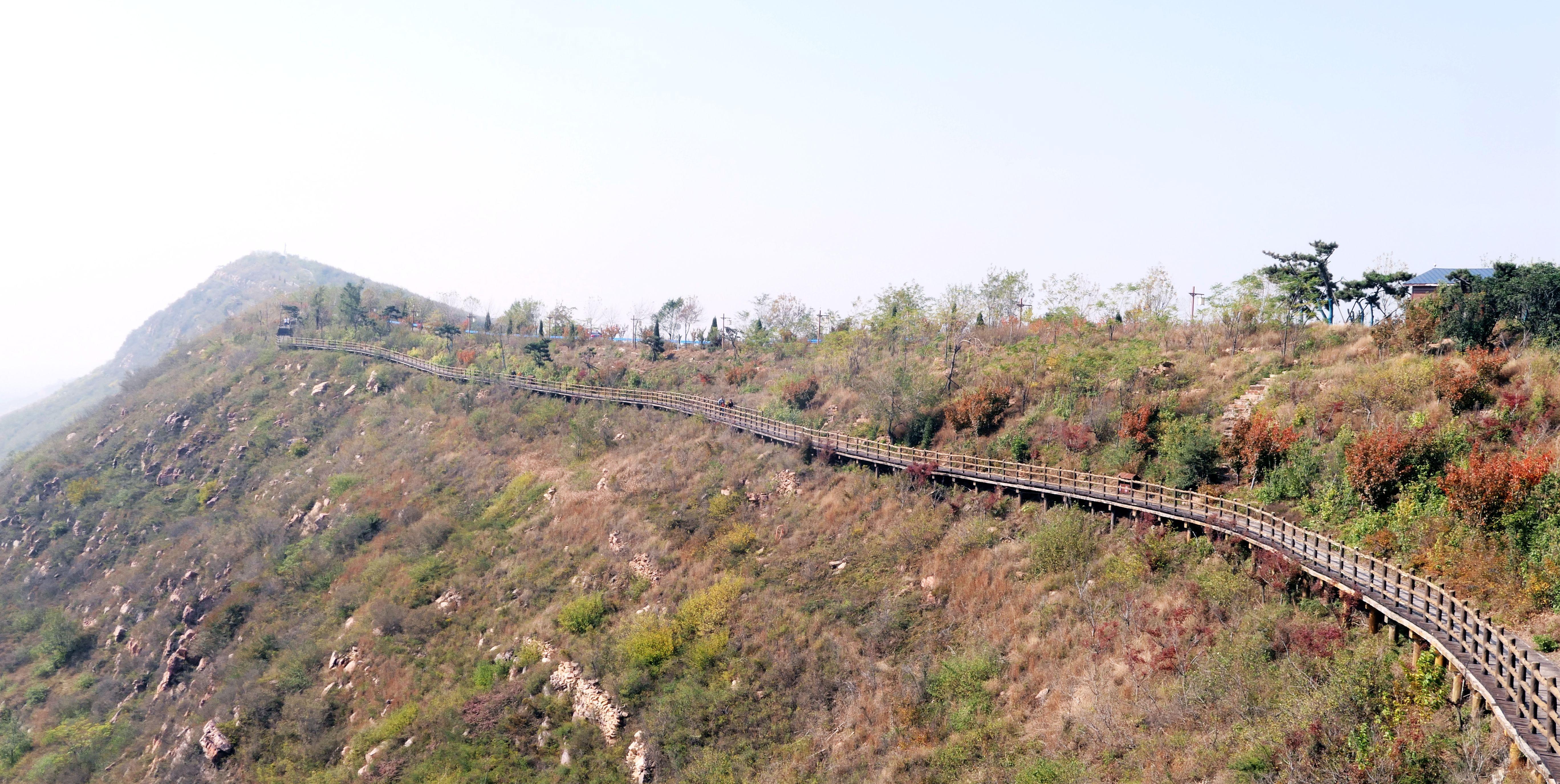 洛阳万安山山顶公园图片