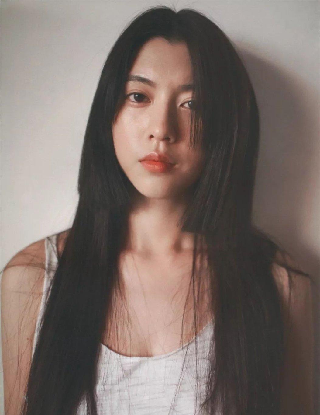 三吉彩花出道17年,19岁毅然一刀剪断10年长发,甜妹到御姐大转型_之国