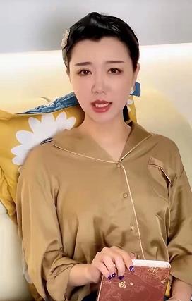 郑女士也分享了一些生活视频,殷实的家庭,高品质的生