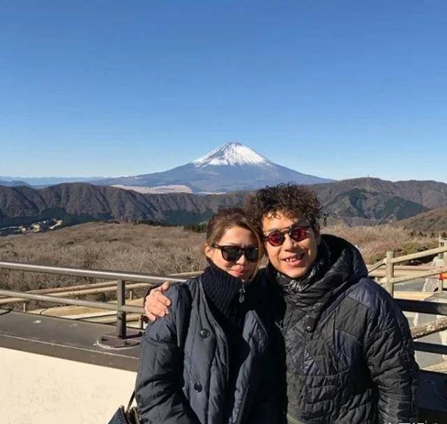 49岁林晓峰惊曝与妻子分手,18年付之一炬,为疗情伤养狗_消息_女方