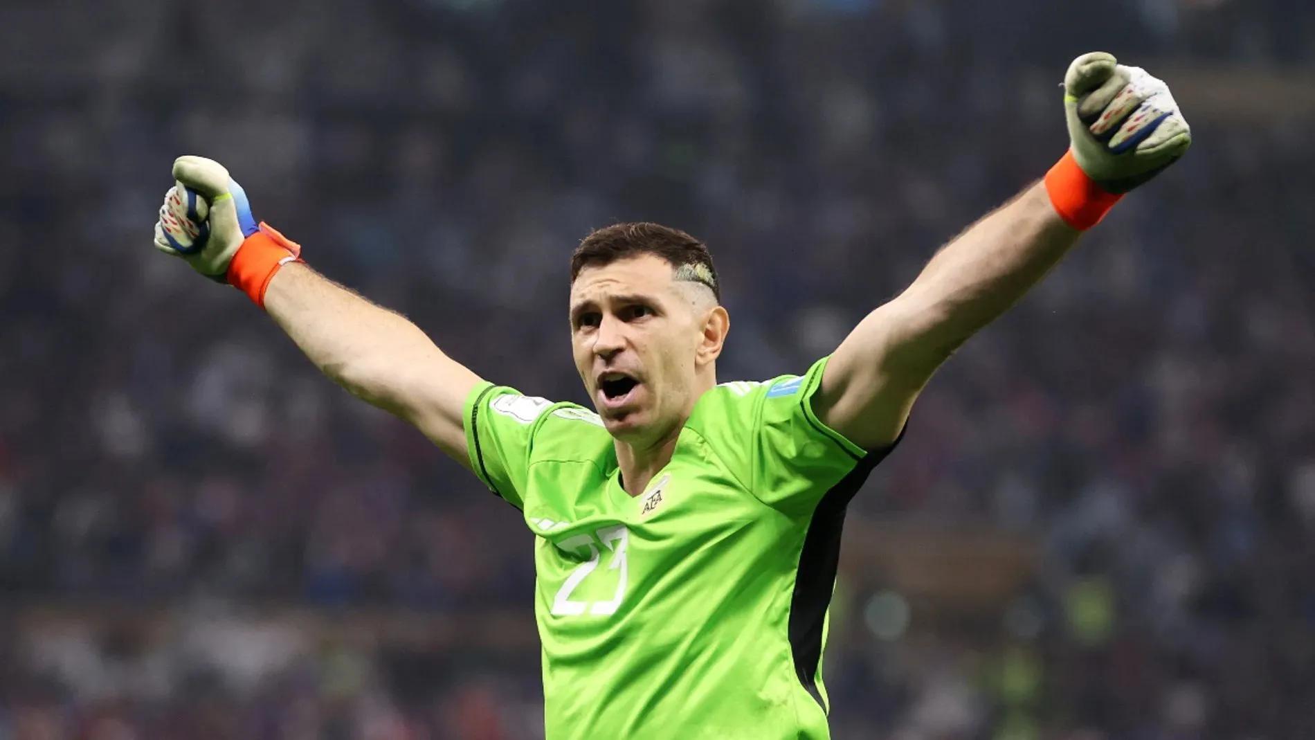 维拉恐怕留不住马丁内斯,阿根廷门神想转会踢欧冠_世界杯_效力_巅峰