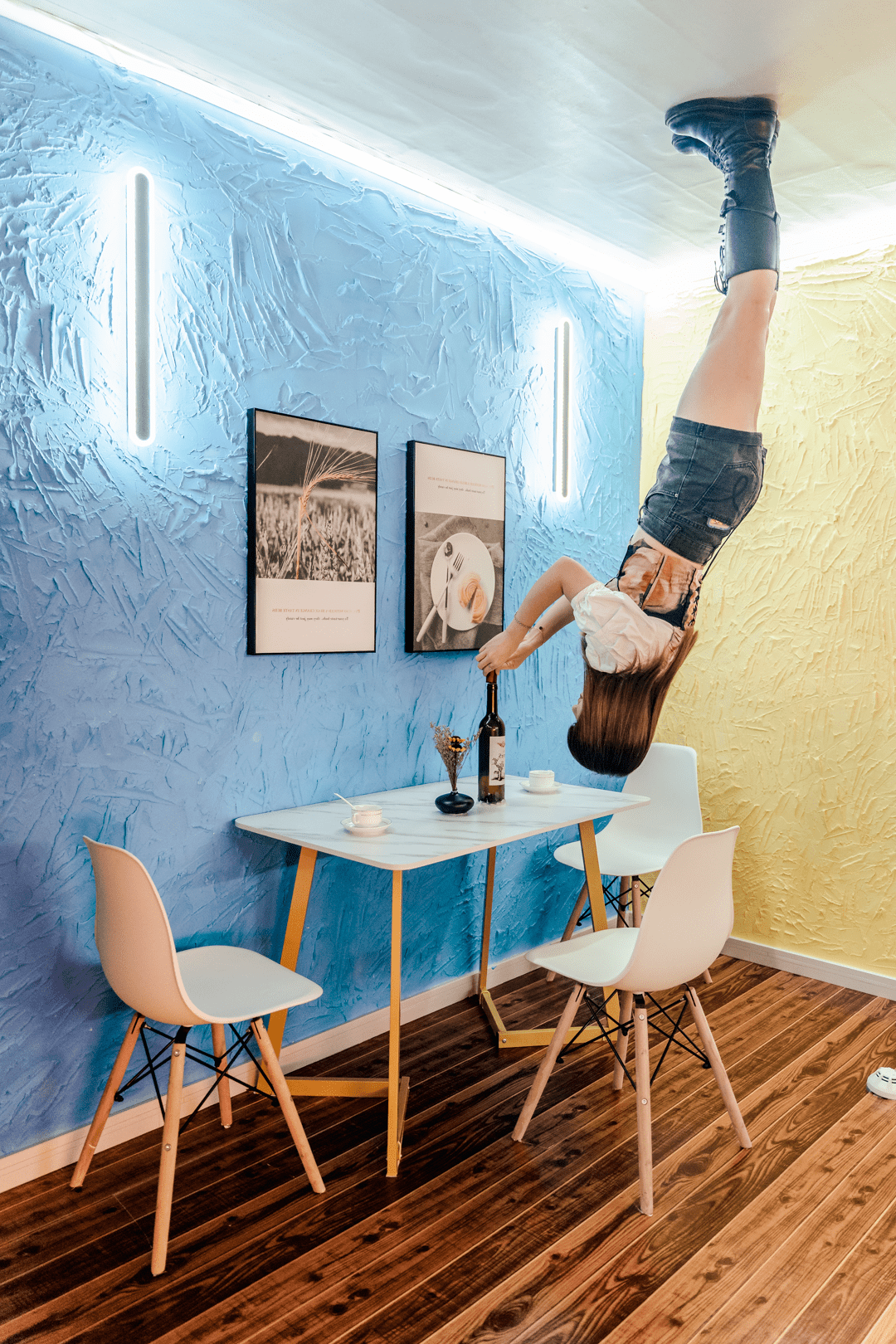 180°颠倒大片场景,随手拍出"魔幻感"!_泰兴_控股集团_广场