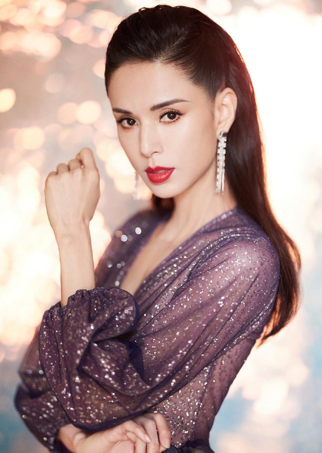 李若彤为何在事业巅峰隐退?为何54岁仍不结婚?