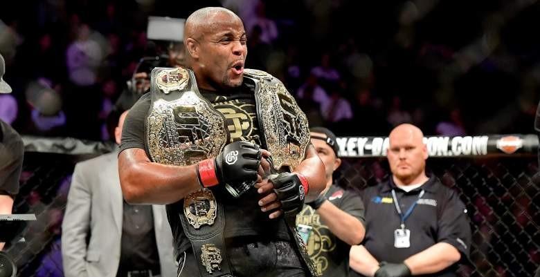 还有谁是ufc的双冠王_conor_量级_丹尼尔·科米尔