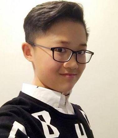 她曾是"女明星儿子",为了长高打激素药,如今23岁却像个孩子_贾云哲