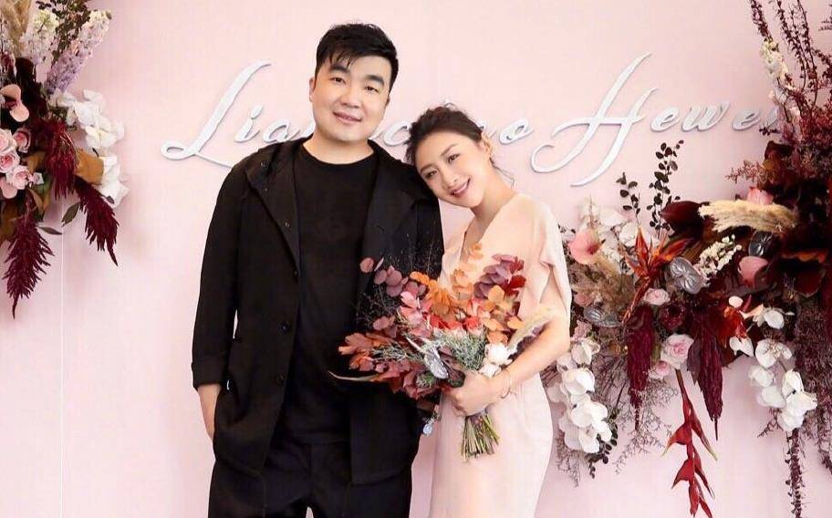 何雯娜家婚礼分歧上热搜!网友:戏份真是足_梁超_节目_婆婆