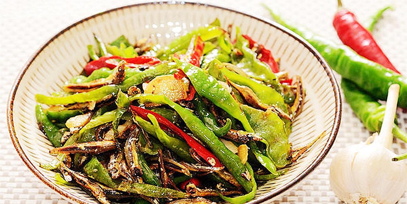 吃出健康来,糖尿病健康菜谱—青椒炒小鱼干,清淡爽口,味美醇香_纤维