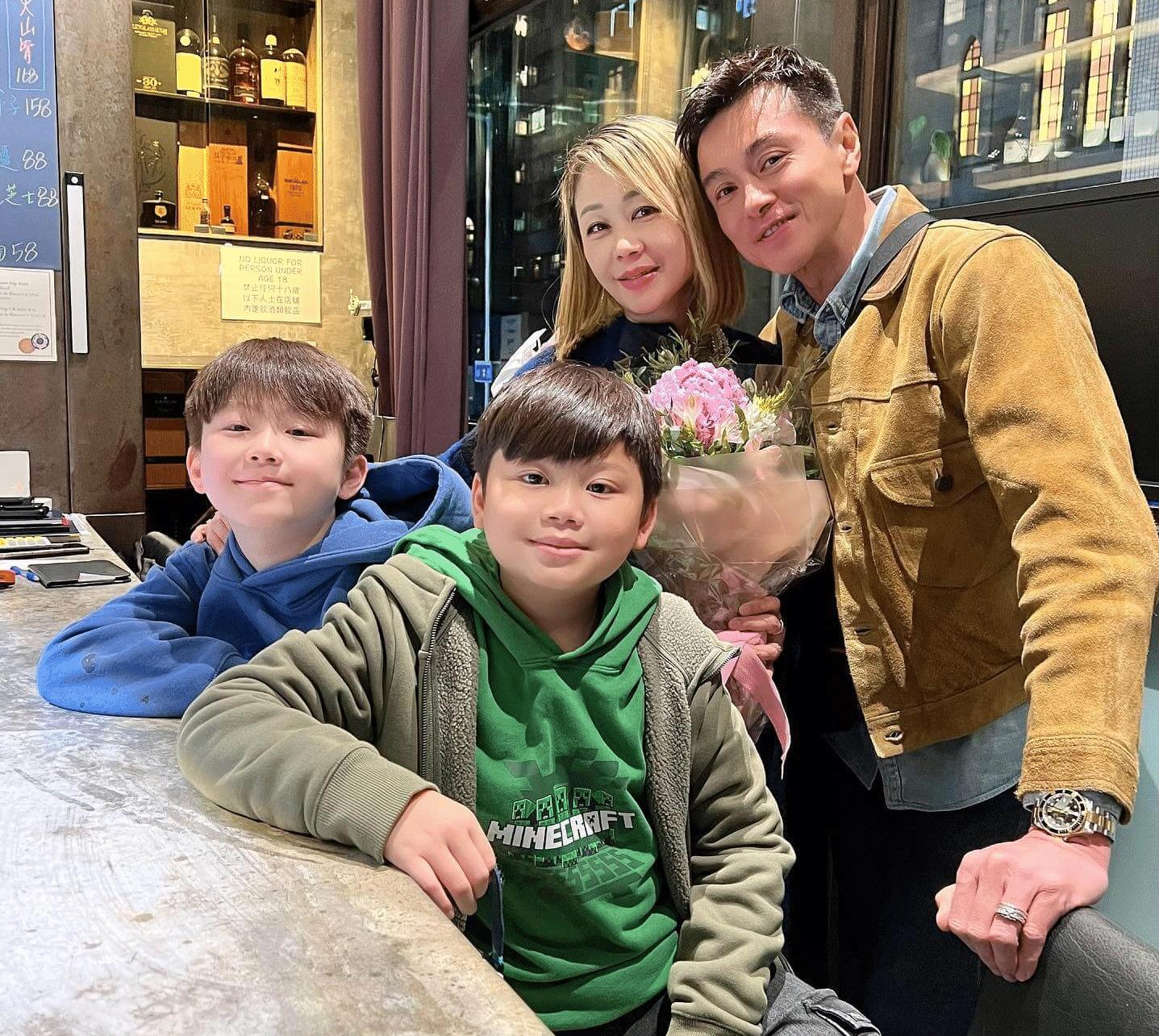 曾患罕见疾病,太太是著名形象指导娘家身家过亿_黄浩然_莫家嘉_一家