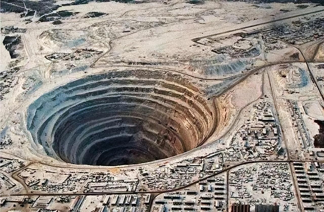 青藏高原下发现的"地底空间"里到底有什么?