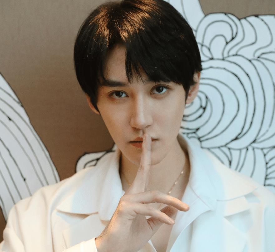 之前他演过《爵迹》《推理笔记》等影视剧,虽然汪铎不是特别的出名