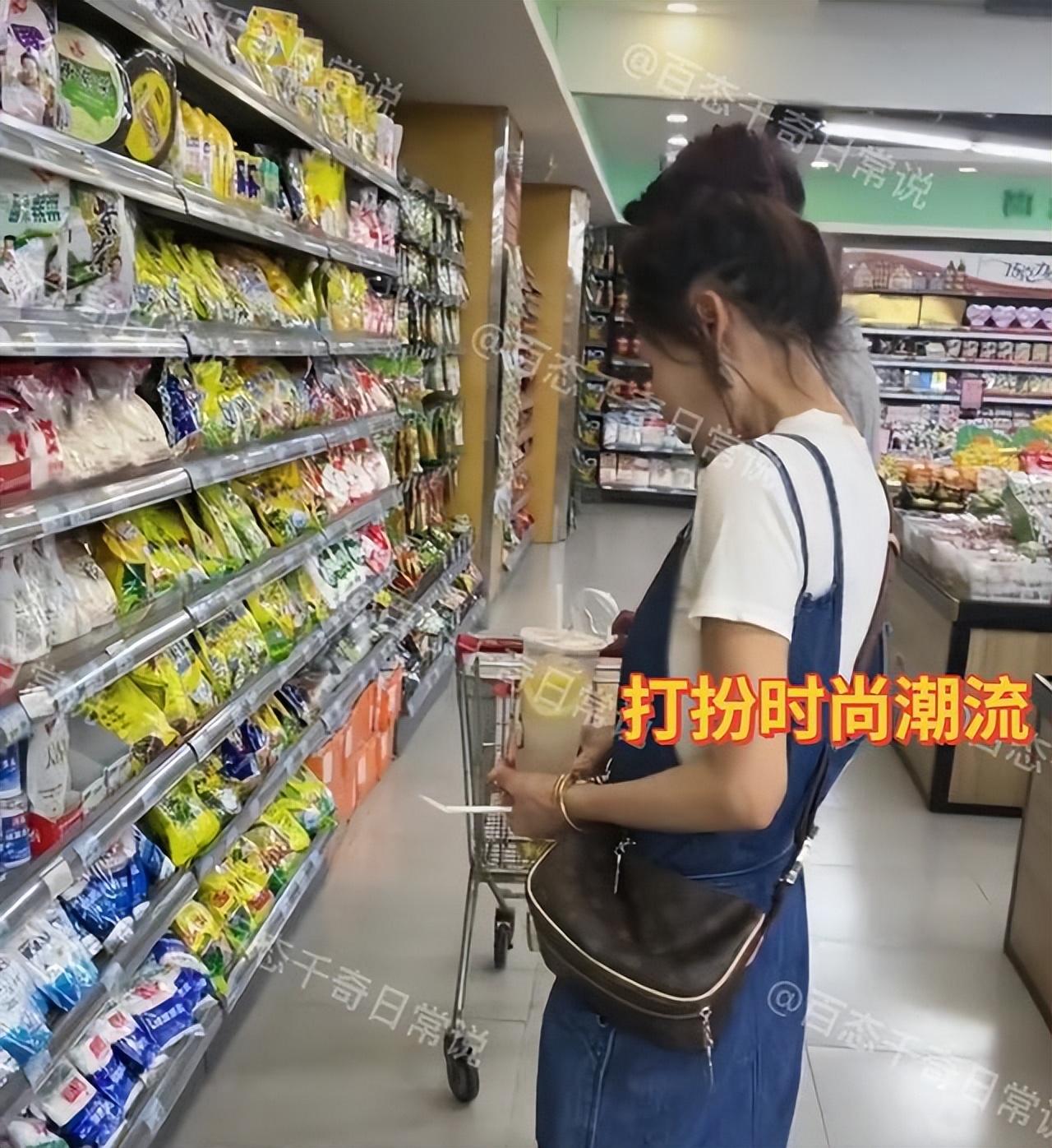 福建:女子和婆婆逛超市,晒出婆婆背影照片,网友:佩服她的勇气_儿媳