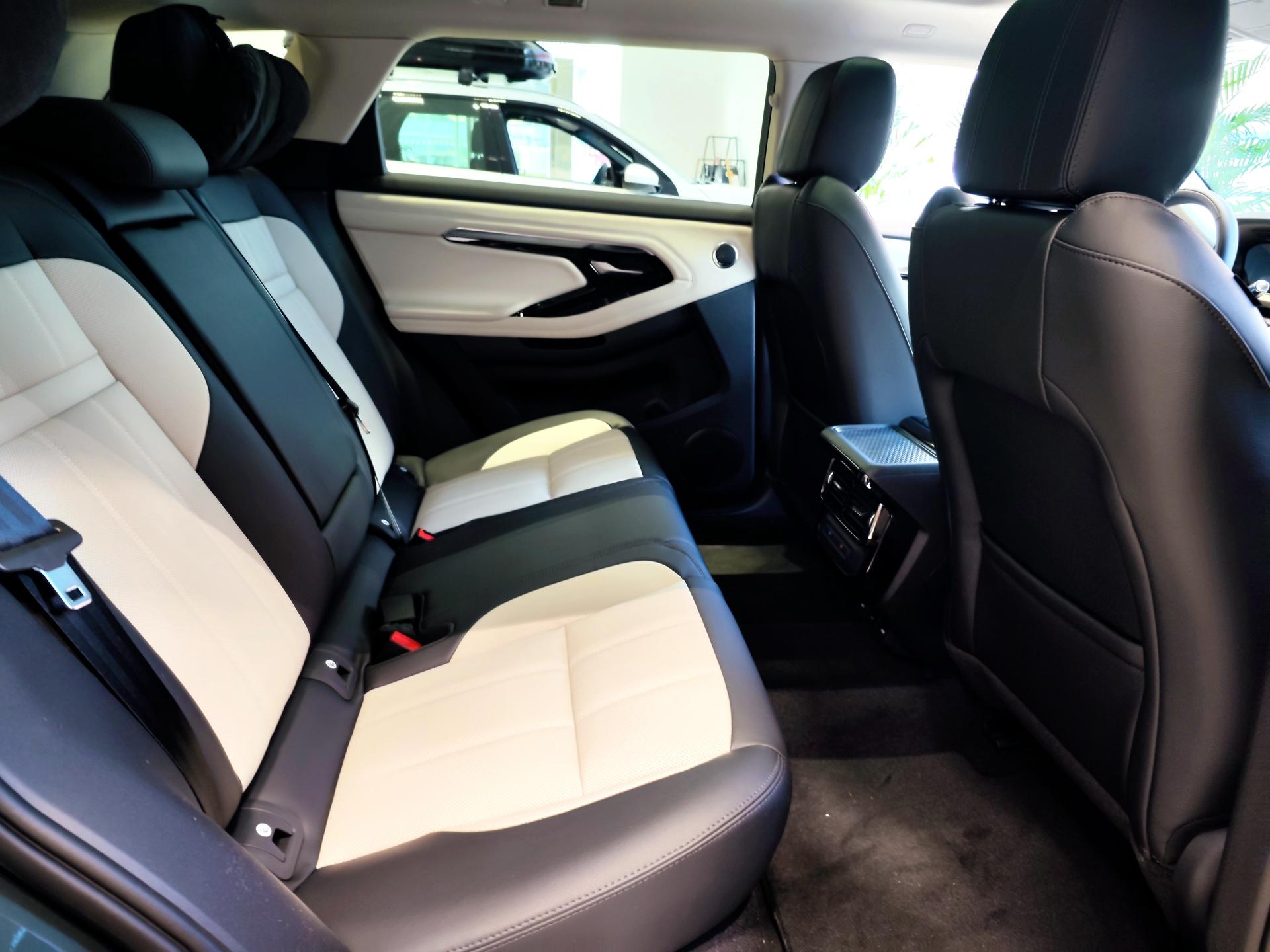 圆一个路虎梦 实拍揽胜极光l 空间大幅提升_搜狐汽车_搜狐网