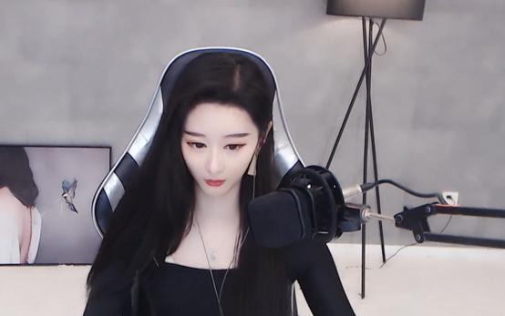 虎牙神豪"被绿",曝出女主播「私密照片」!