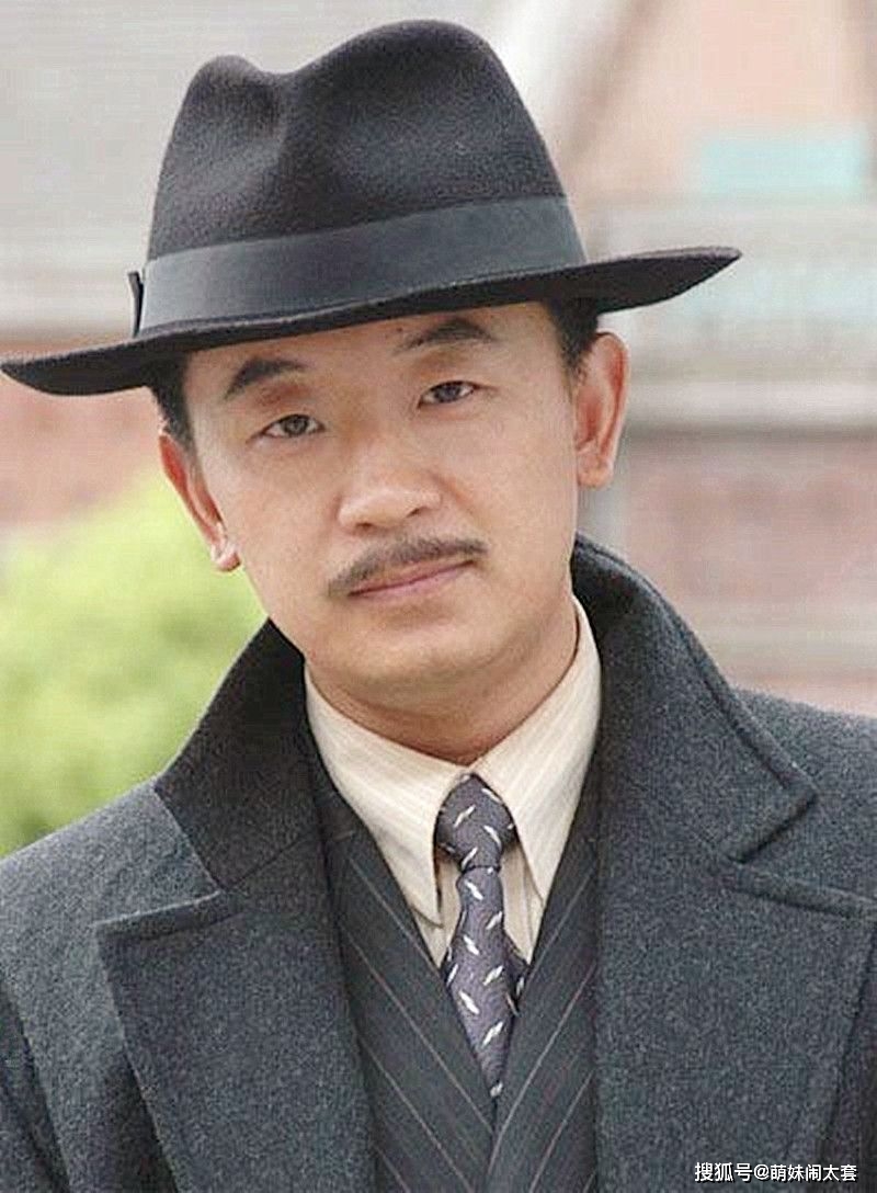 《上海滩》之时,许文强后期对丁力的称呼变成了"丁先生",而非"阿力"