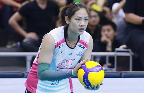 女排一重炮接应成"真大腿",欲逆袭昔日国手赢得首发_孙杰_中国女排