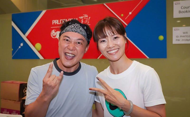 李娜:14岁父亲去世,不满母亲改嫁,称其背叛了自己和亡父_李盛鹏_教练