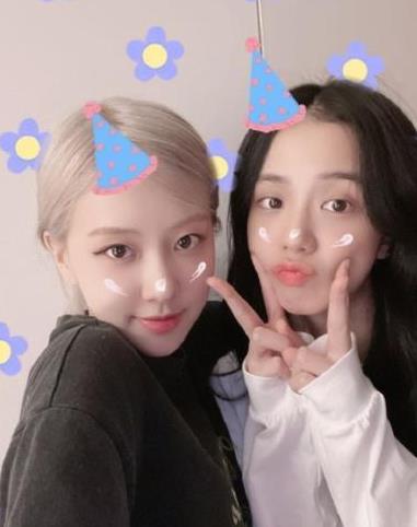 blackpink金智秀生日,jennie朴彩英为其庆生,画面高甜姐妹情深_珍妮