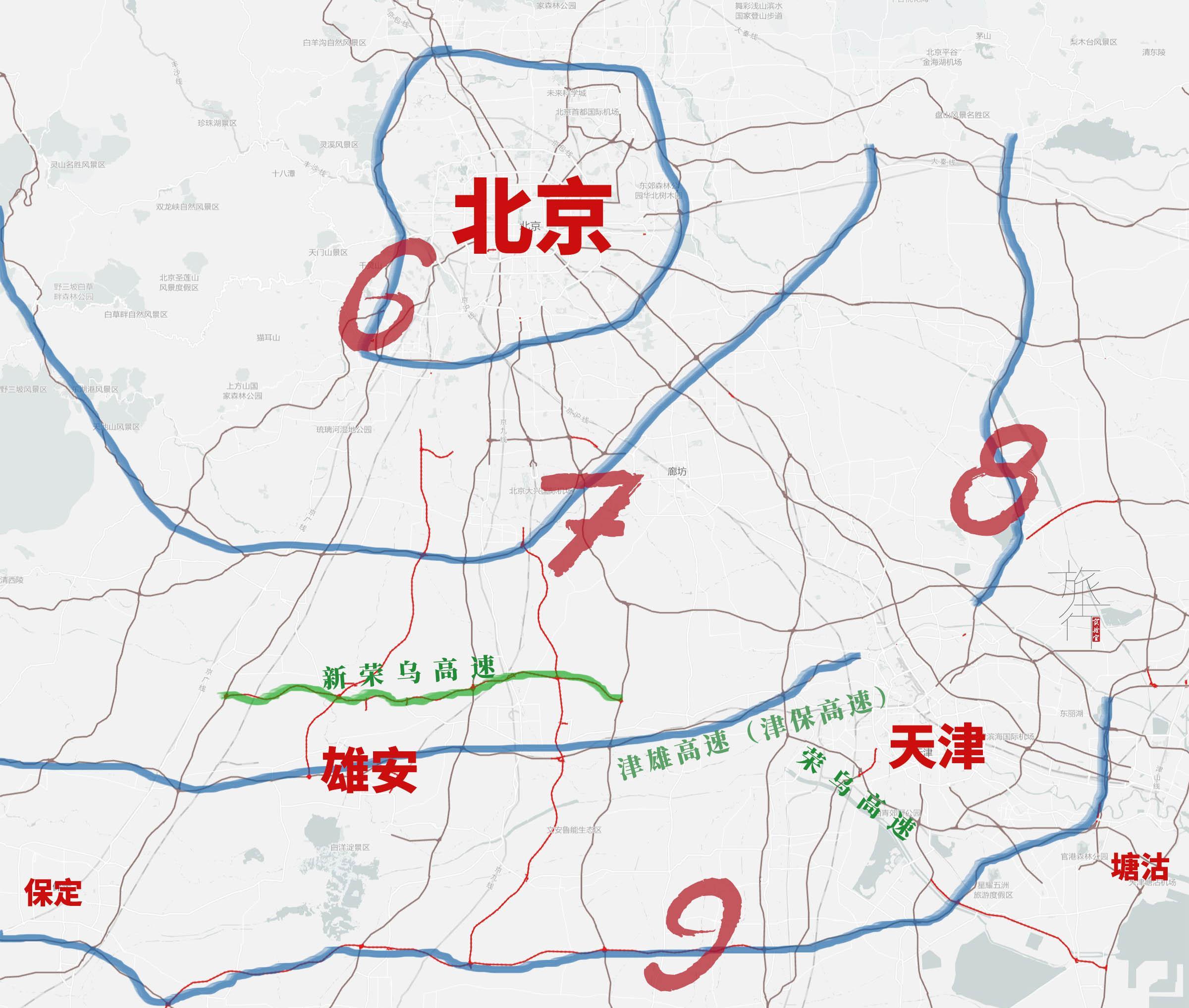 环绕北京的蓝色环线是北京六环;向外的蓝线是环北京高速,也就是北京