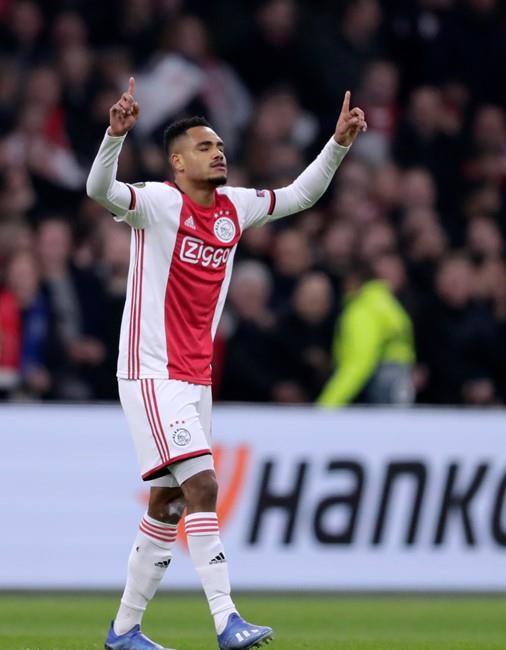 欧冠四强队遭淘汰,青春风暴终结球员难掩失落!