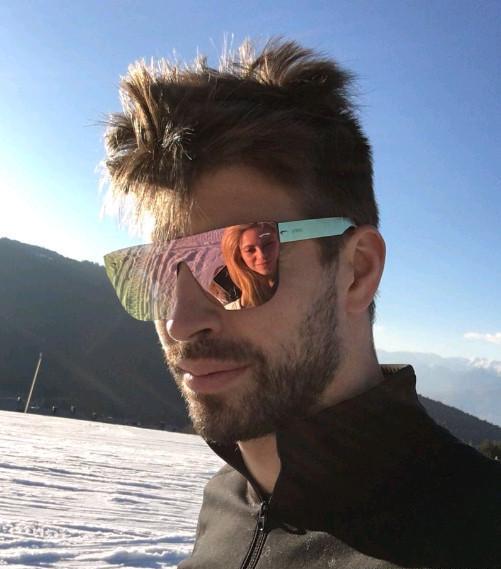 闹分手?皮克雪地秀恩爱粉碎谣言,他满眼都是夏奇拉