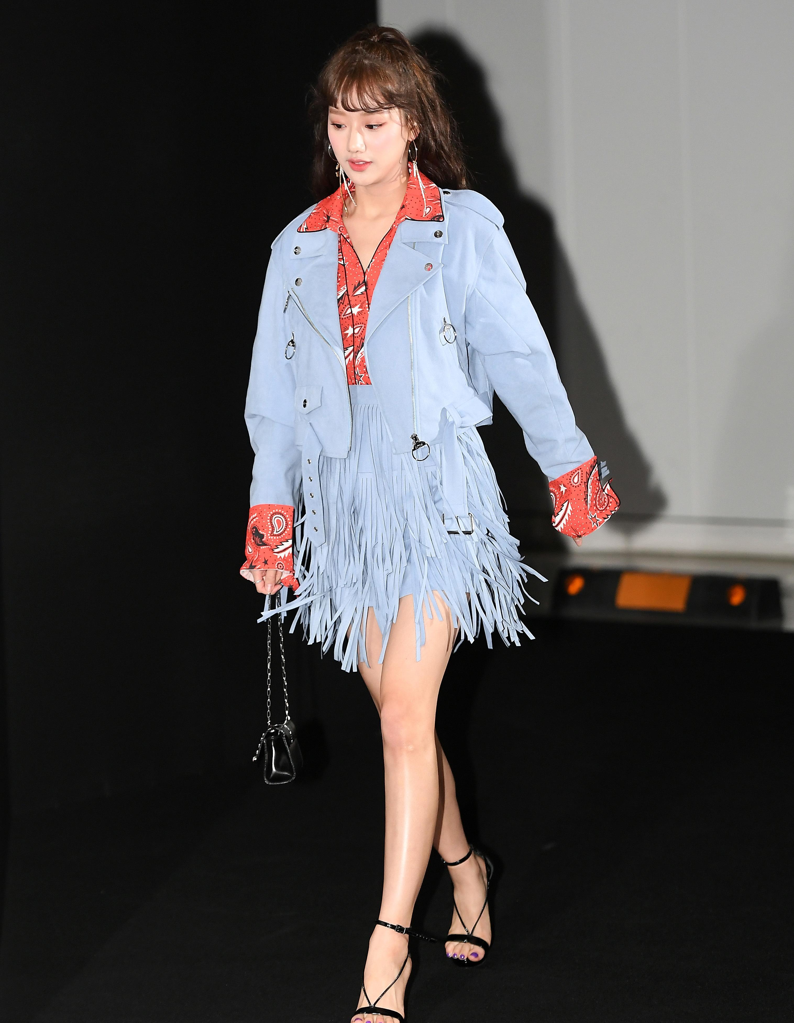 时尚不一定需要高挑的身材,李娜恩的时尚大片儿,肉肉的也挺好看_april