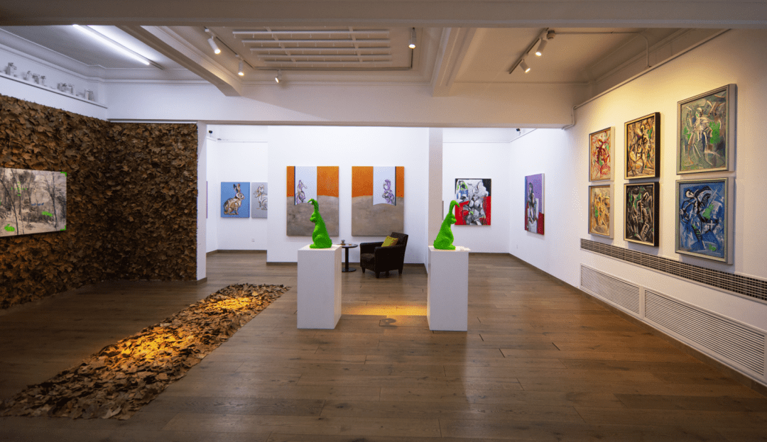 创始人旅法艺术家,目前生活工作于杭州毕业于杭州师范大学美术学院