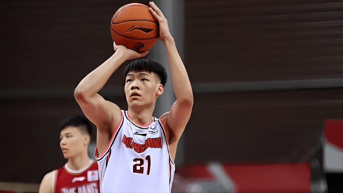 媒体称曾繁日决定赛季补偿,张昊担当重任_比赛_消息_球员