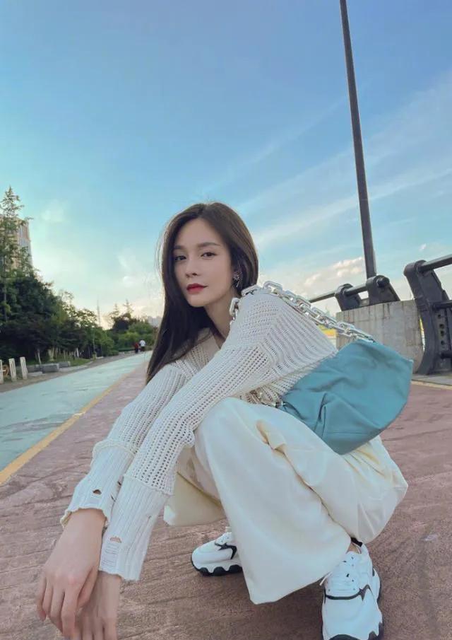 沈梦辰发九宫格大秀身材反被说,男友视角成亮点_杜海涛_照片_网友