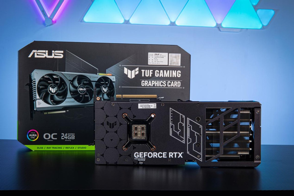 2023的4K游戏天花板，华硕TUF 4090显卡评测