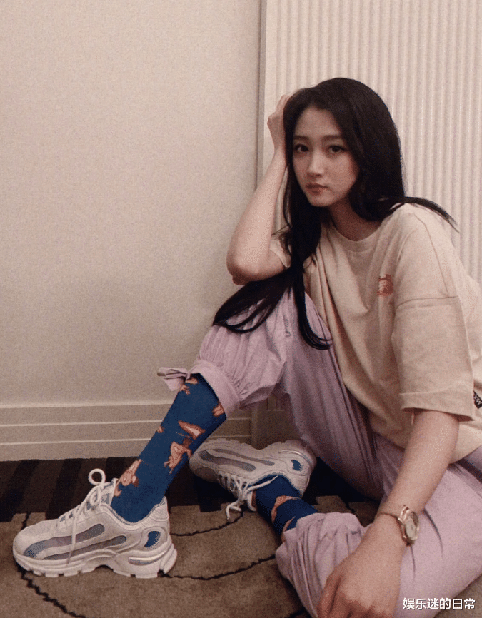 关晓彤的"健身照"彻底火了!