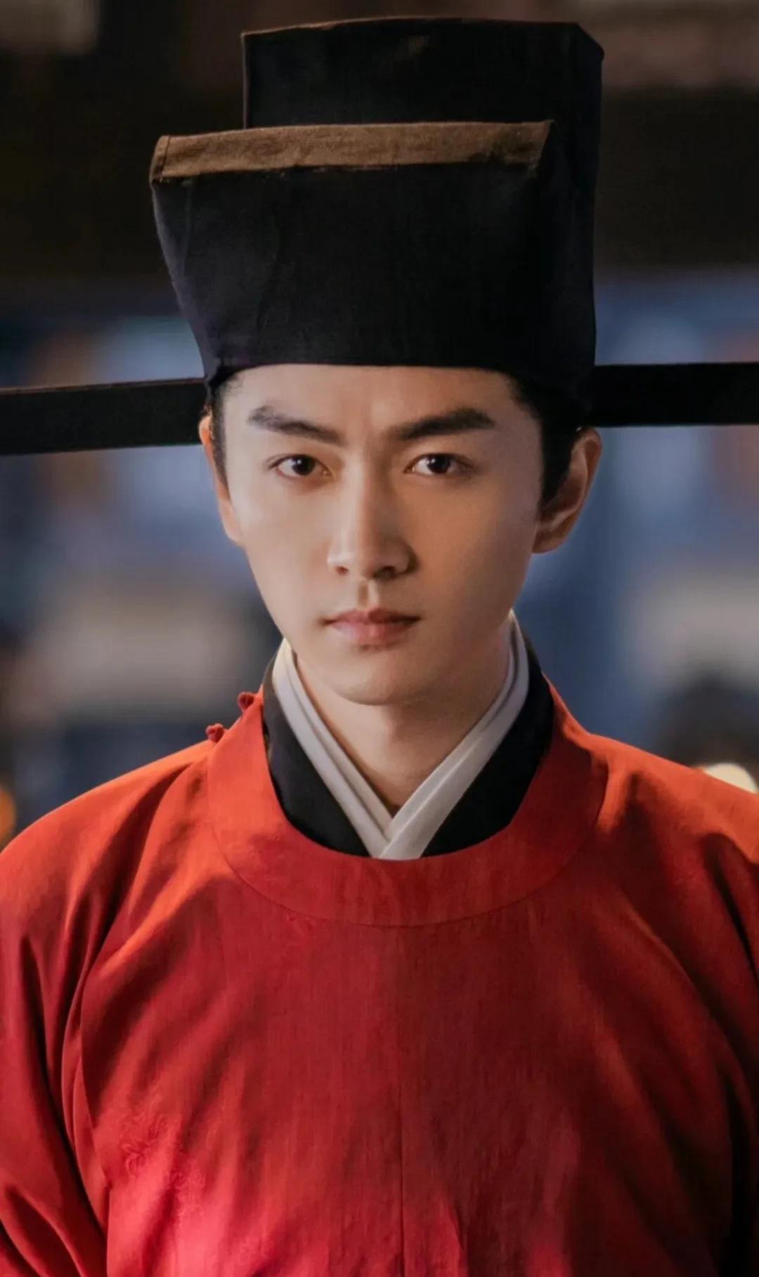 这一波制服秀真的是杀疯了!尤其是郑业成的打戏,帅炸了帅炸了!