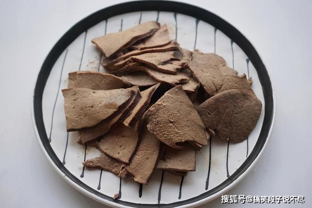 教你营养好吃的椒盐猪肝,咸香美味超下饭,一起来痛快地享受美食_香菜