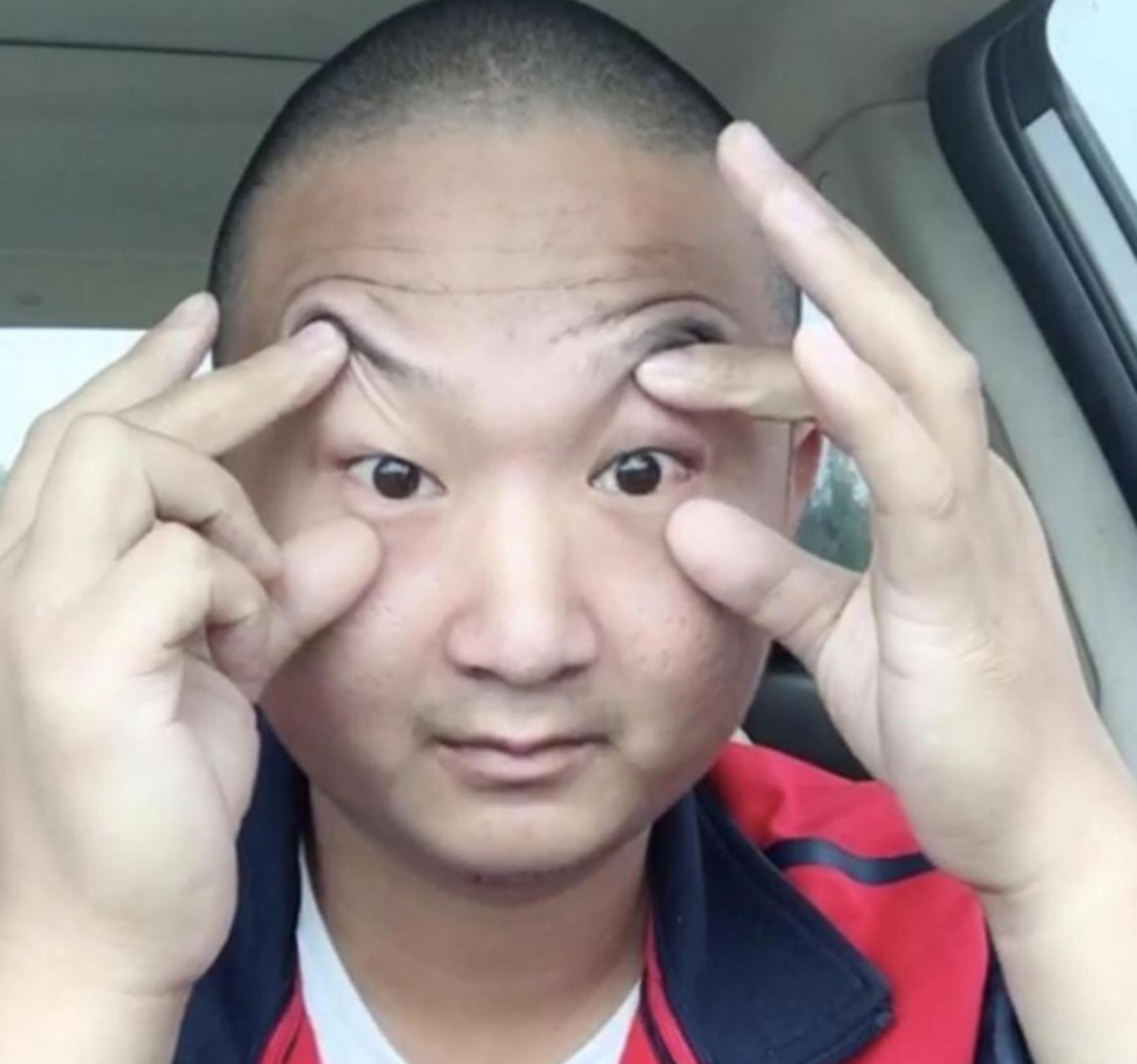 从农村小贩到年入千万,走红后一场演出35万,没飞机接送不出席_giao