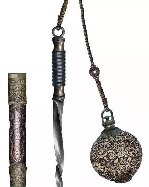 故亦称"立瓜","卧瓜",也有四方八楞等形,古代持锤者称为"金瓜武士"