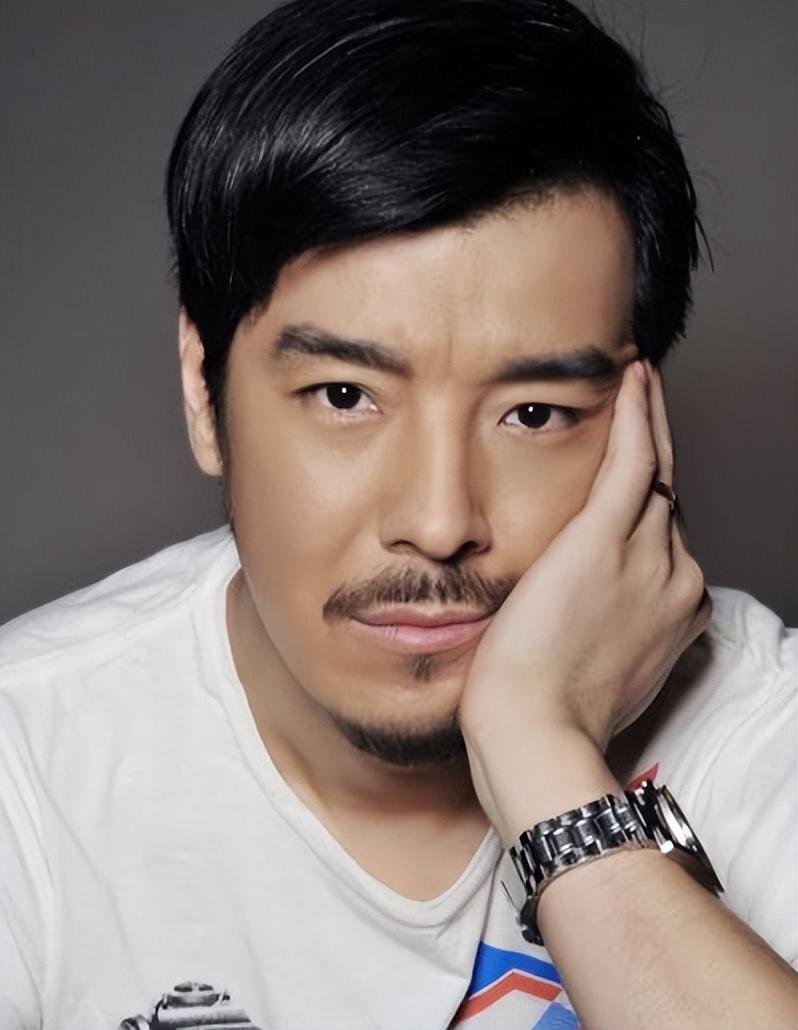 演员海一天,娶二婚妻子刘帅,对继子视如己出,重组家