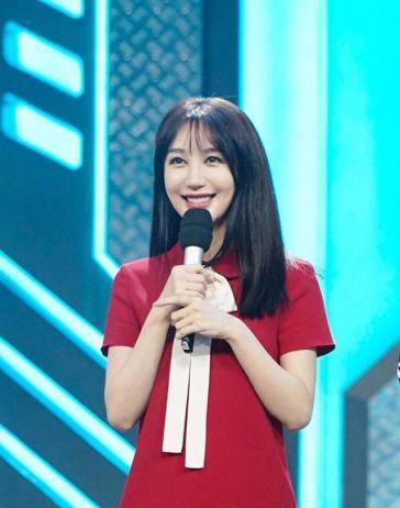 教科书"李菲儿:我的爱情比天大,分手之后就是陌生人_男人_女人_女明星