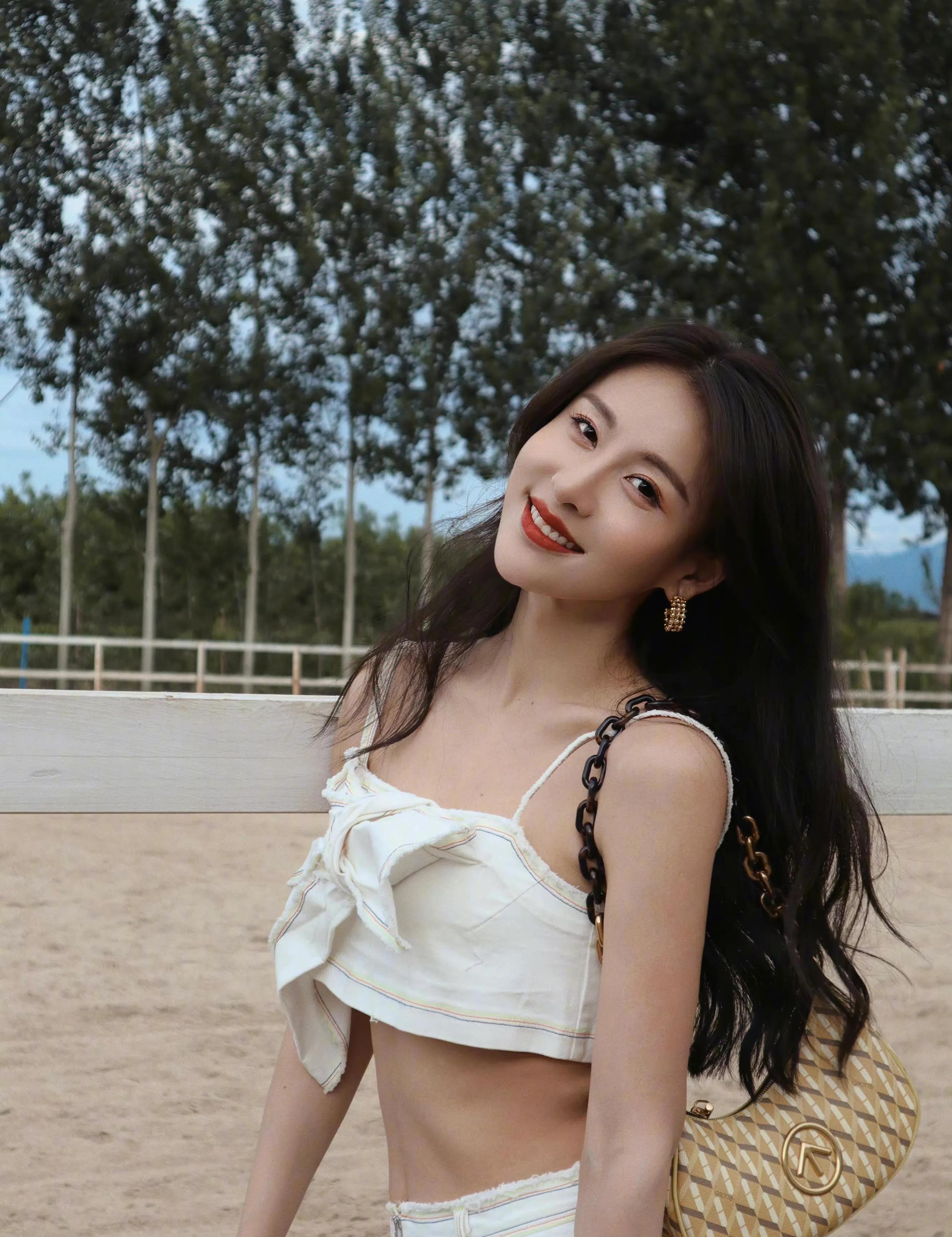 "国民媳妇""最干净女星"- 贾青_客官_妻子_谎言