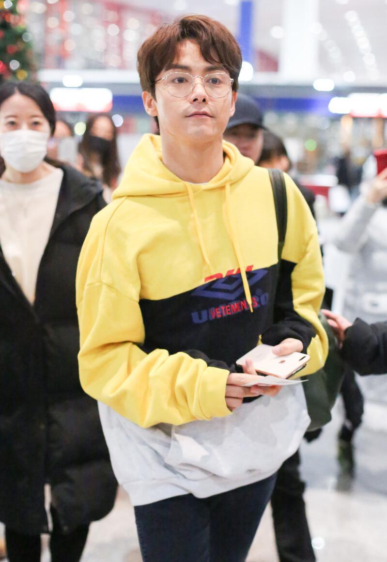 身世悲惨,但逆境重生的明星,马天宇那个阳光帅气的男孩_爷爷_命运